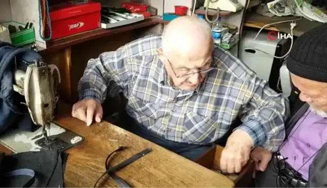 90 yaşındaki çınar terzilik mesleğini sürdürmeye çalışıyor