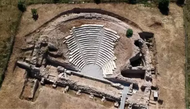 19 asırlık kadın hekim mezarı bulundu