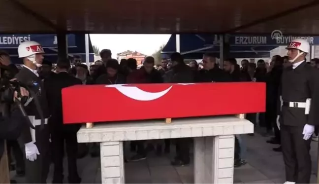 Şehit asker son yolculuğuna uğurlandı