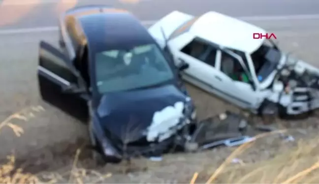 Adıyaman'da iki otomobil kafa kafaya çarpıştı: 4 yaralı