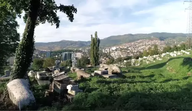 Zeki Efendi'nin Saraybosna'daki mezar taşını TİKA yeniledi