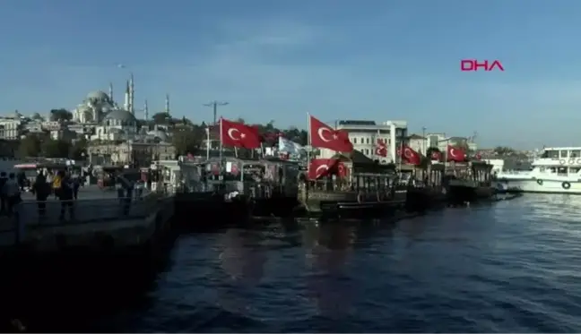 Eminönü'nde balık-ekmek teknesi çalışanlarından mahkeme kararına tepki