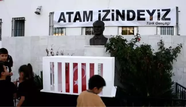 Büyük Önder Atatürk'ü anıyoruz