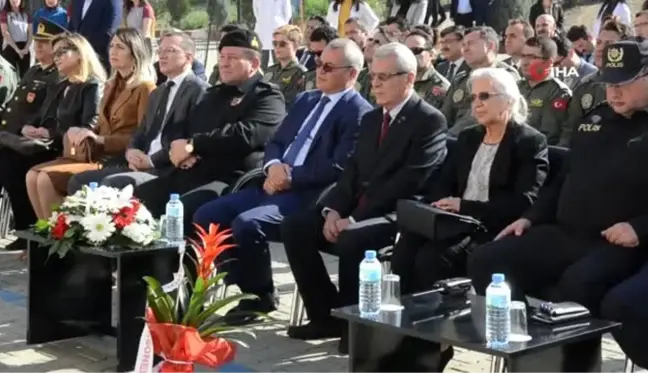 Oğlunun isminin verildiği okulda gözyaşlarını tutamadı