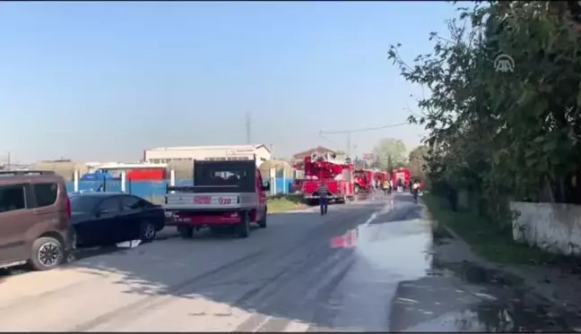 Tuzla'da fabrikada çıkan yangın söndürüldü