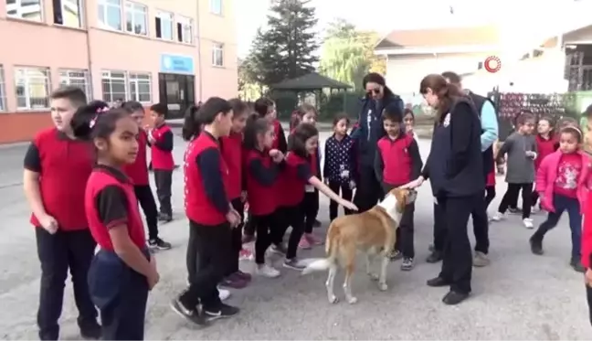 Polisler öğrencilerle bir araya geldi