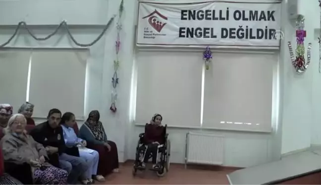 Engelliler ve psikolojik tedavi gören hastalar için şarkı yarışması düzenlendi