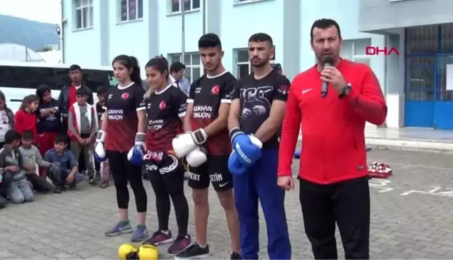 Spor milli sporculardan 'muaythai' tanıtımı için gösteri maçı