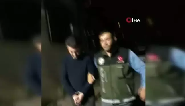 İstanbul'da zehir taciri eski polisin evinden kokain ve ecstasy fışkırdı