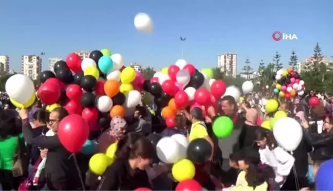 Öğretmenler günü etkinliklerinde 2 bin balon gökyüzüne bırakıldı