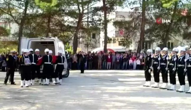 Eğitim dalışında şehit olan astsubay son yolculuğuna uğurlanıyor