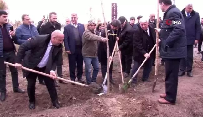 Türkiye'nin Bakü Büyükelçisi Özoral, Ahıska Türklerini Ziyaret Etti