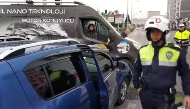 Samsun'da otomobili ile minibüs çarpıştı: 2 yaralı