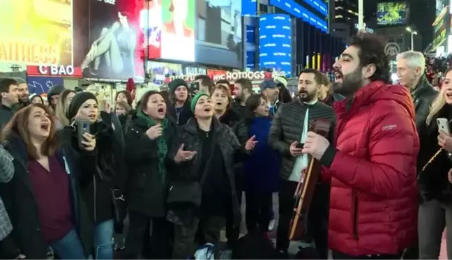 Times Meydanı'nda horon şovu - NEW