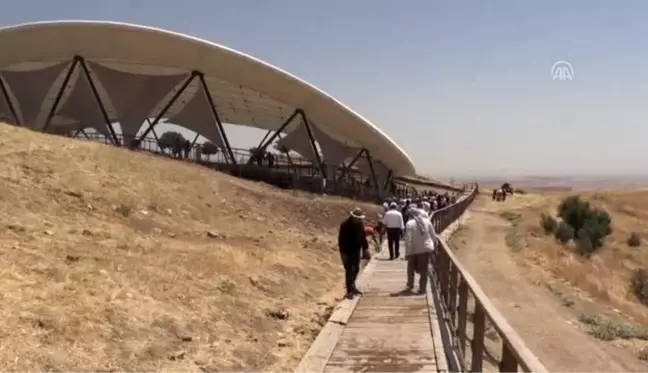 İtalyan heyet Göbeklitepe'ye hayran kaldı
