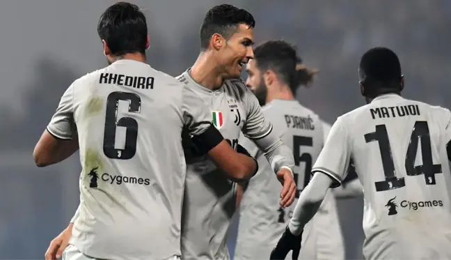 Juventus'ta Khedira 3 ay sahalardan uzak kalacak