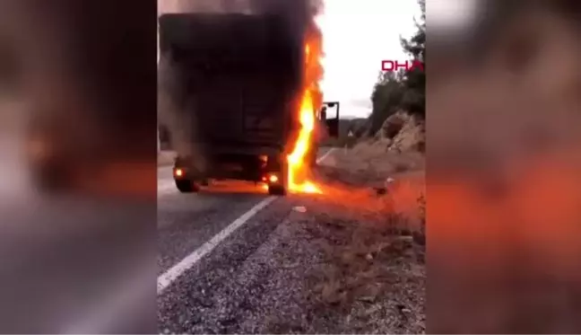 Karabük odun yüklü tır'daki yangını itfaiye söndürdü