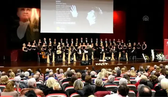 Zeki Müren doğum gününde konserle anıldı