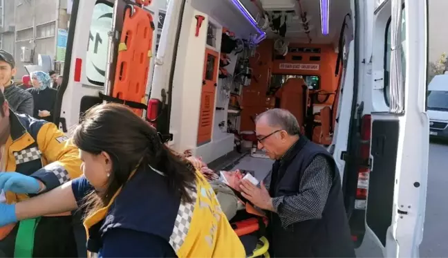 Yeni aldığı aracın direksiyonunu geçer geçmez yaşlı kadına çarptı
