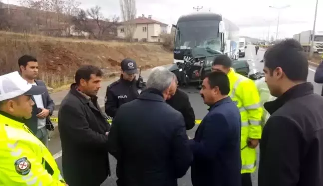 Kırşehir'de yolcu otobüsü ile otomobil çarpıştı: 3 ölü, 1 yaralı (2)