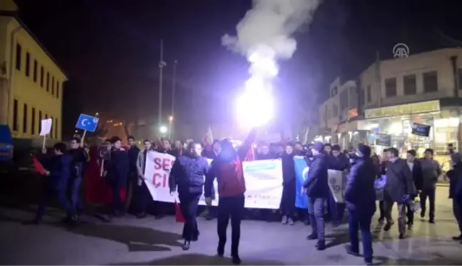 Çin'in Doğu Türkistan politikaları protesto edildi