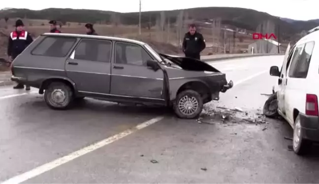 Kütahya'da otomobiller çarpıştı 1 ölü, 2 yaralı