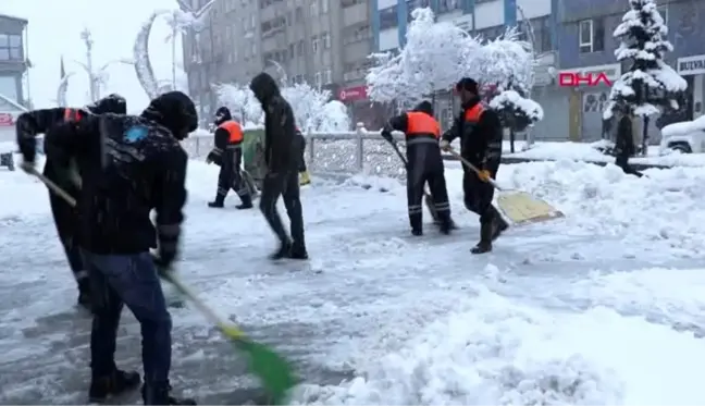 Van başkale ile bahçesaray ile hakkari merkez ve yüksekova'da okullara kar tatili