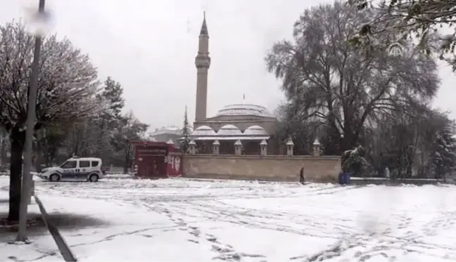 Karaman'da kar yağışı