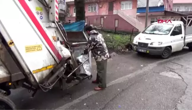 Zonguldak temizlik görevlilerinin sokak köpeği ile kurduğu dostluk