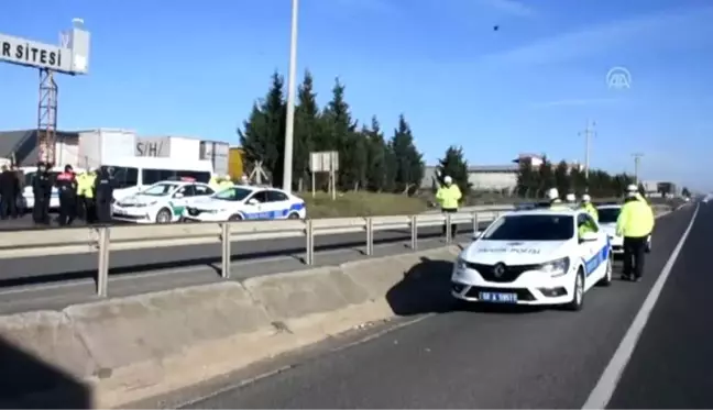 Yol kapatmak isteyen nakliyecilere polis izin vermedi