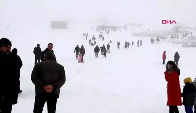 Ordu akkuş'ta kar festivali; davul- zurna ve tulum eşliğinde oynadılar