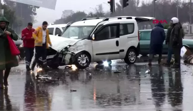 Adana'da etkili sağanak yağış