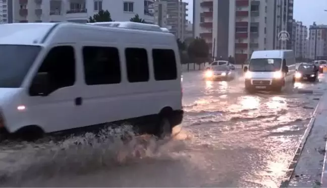 Bakan Yardımcısı Özkaldı'dan yıkılan barakada ölen çobanın ailesine ziyaret