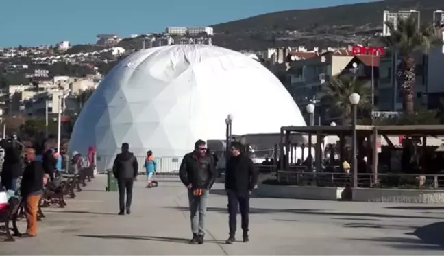 Aydın kuşadası'nda buz pateni pistine yoğun ilgi