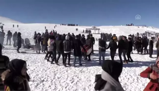 Karacadağ Kayak Merkezi'nde yoğunluk başladı