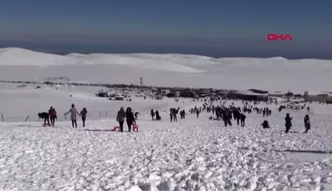 Şanlıurfa karacadağ'da, davullu zurnalı kayak