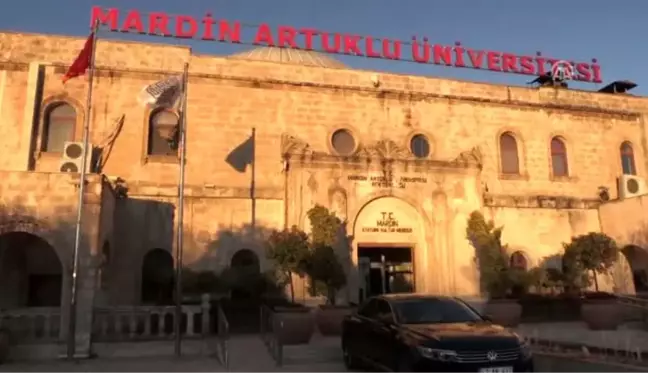 Mardin'de üniversite öğrencilerden biri 