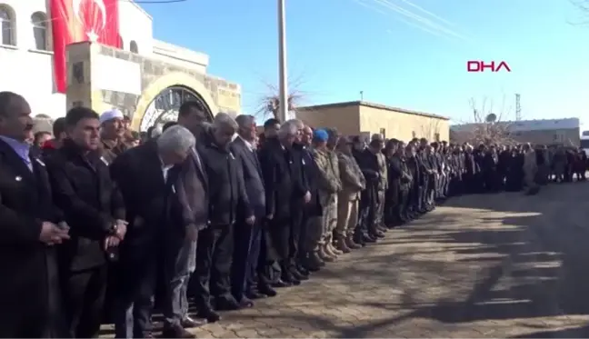 Şırnak ırak'ın kuzeyinde şehit olan güvenlik korucusu, şırnak'ta toprağa verildi