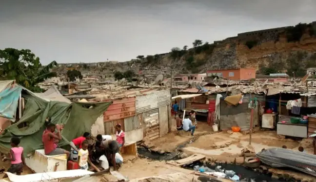 Angola'nın eski devlet başkanının kızı ve damadının ülkeyi nasıl dolandırdıklarını anlatan belgeler basına sızdırıldı