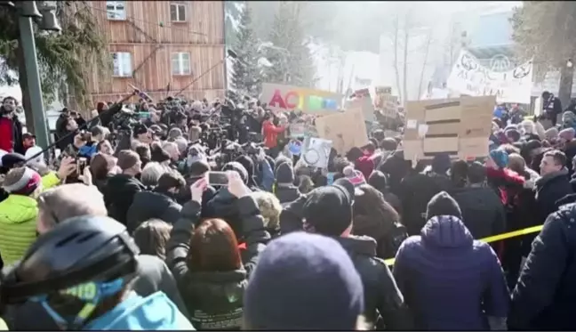 Davos'ta çevre protestosu