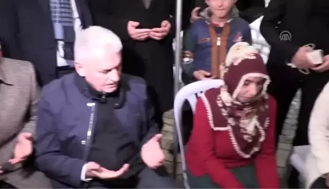 Binali Yıldırım, Doğanyol'da depremzedeleri ziyaret etti