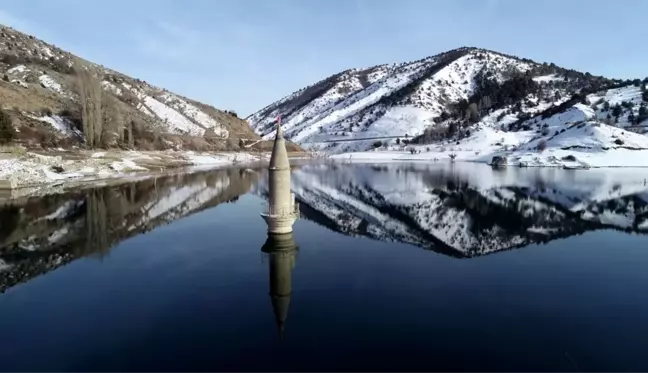 Suların çekildiği barajda minareden sonra evler de ortaya çıktı