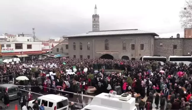 Diyarbakır'da ABD'nin sözde barış planı protesto edildi