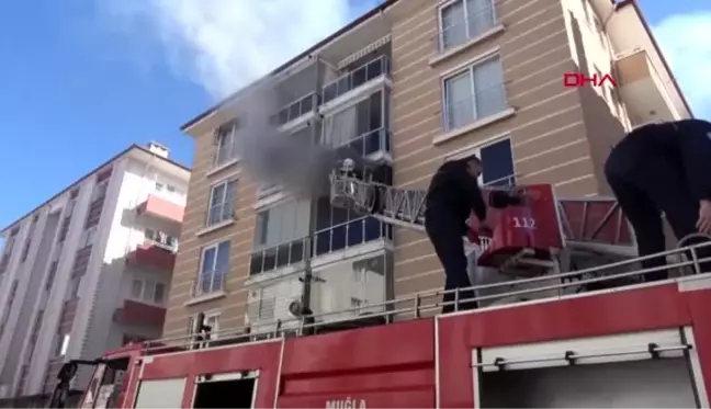 Muğla'da yangın paniği; yangın merdiveni kilitli çıktı