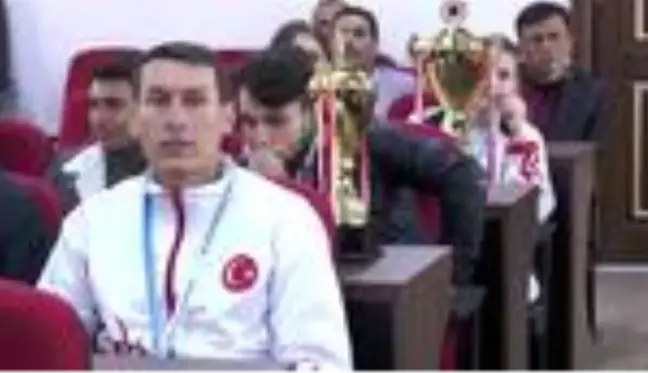 Kırıkhan Belediyesinden başarılı sporculara ödül - HATAY