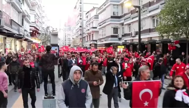 İdlib şehitleri için saygı yürüyüşü