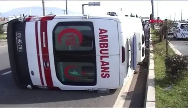 Aydın hastanın bulunduğu ambulans kaza yaptı: 4 yaralı