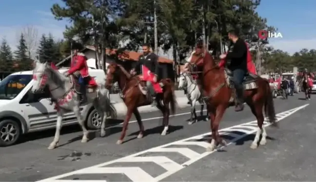 Ispartalı çiftçilerden traktör ve atlı konvoy