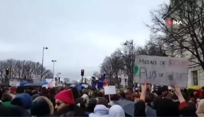 Paris'te 8 Mart Dünya Kadınlar Günü kutlandı