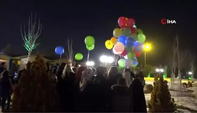 Öldürülen 474 kadının anısına ışıklı balon uçuruldu